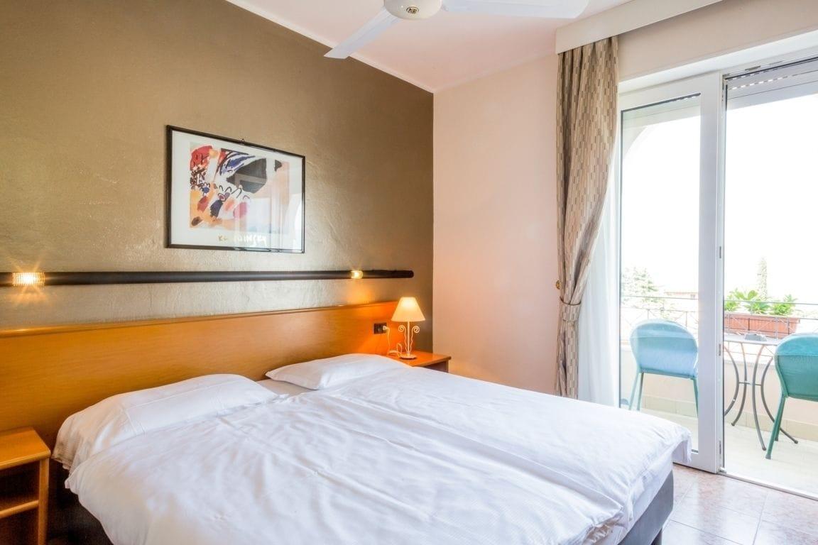Hotel Pace Тори дел Бенако Екстериор снимка